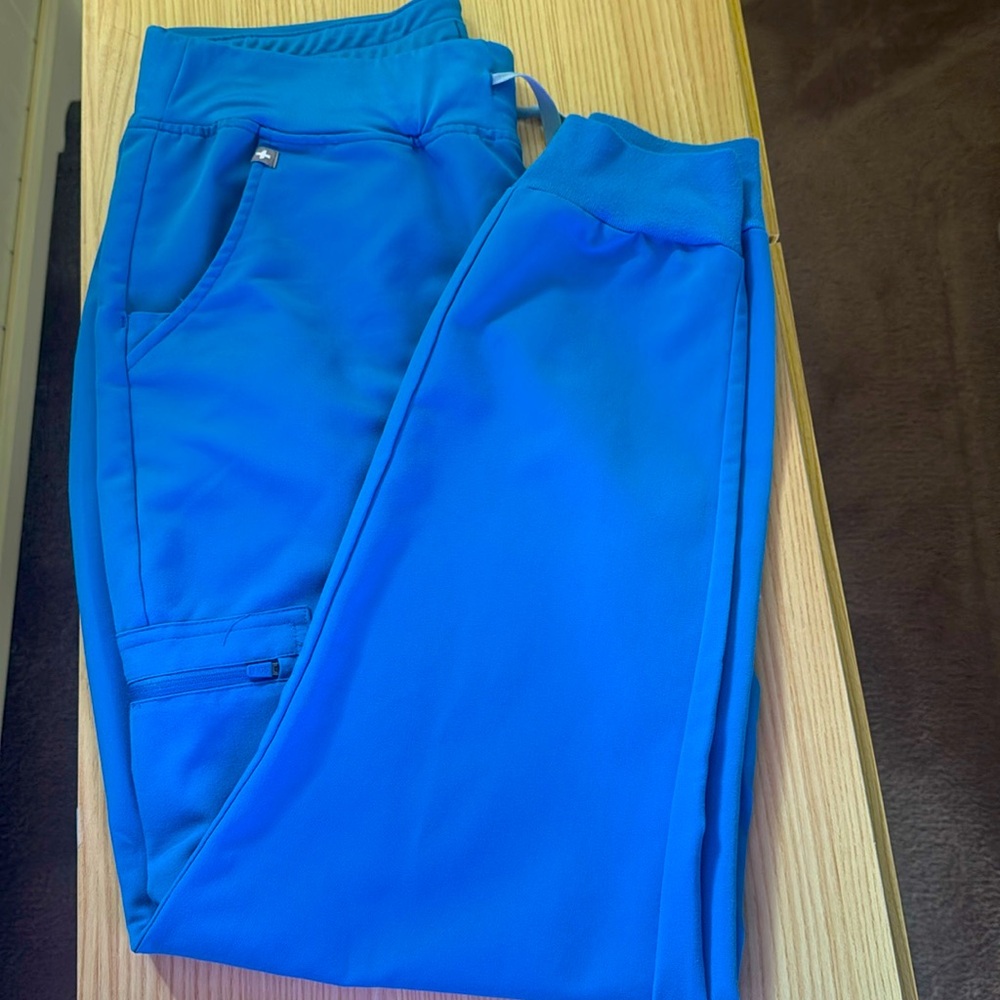 Zamora scrubs